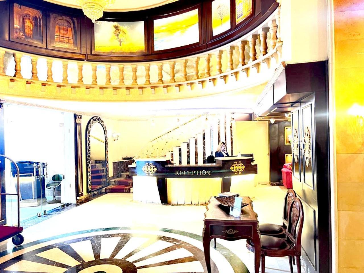 Hotel Queens